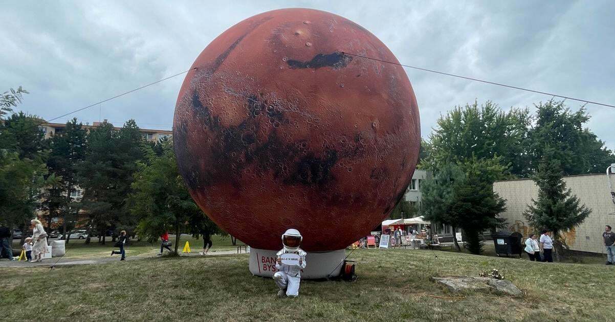 Humanoidný robot aj skúsenosti zo simulovaných misií na Mars. Hviezdna Prievidza priblížila svet vedy