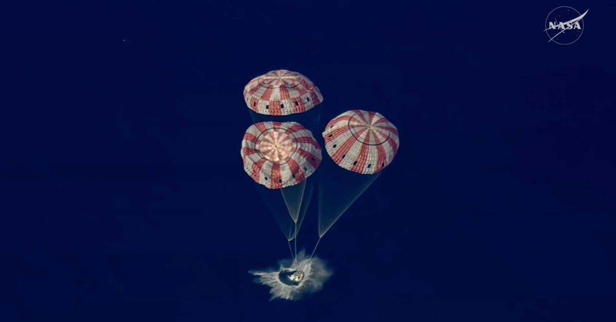 Posádka misie Artemis II  sa úspešne vrátila na Zem