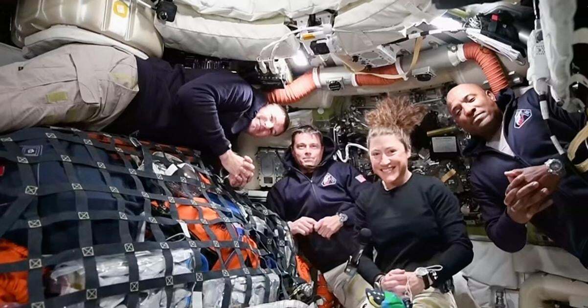 Astronauti misie Artemis 2&nbsp;prekonali polovicu cesty k&nbsp;Mesiacu