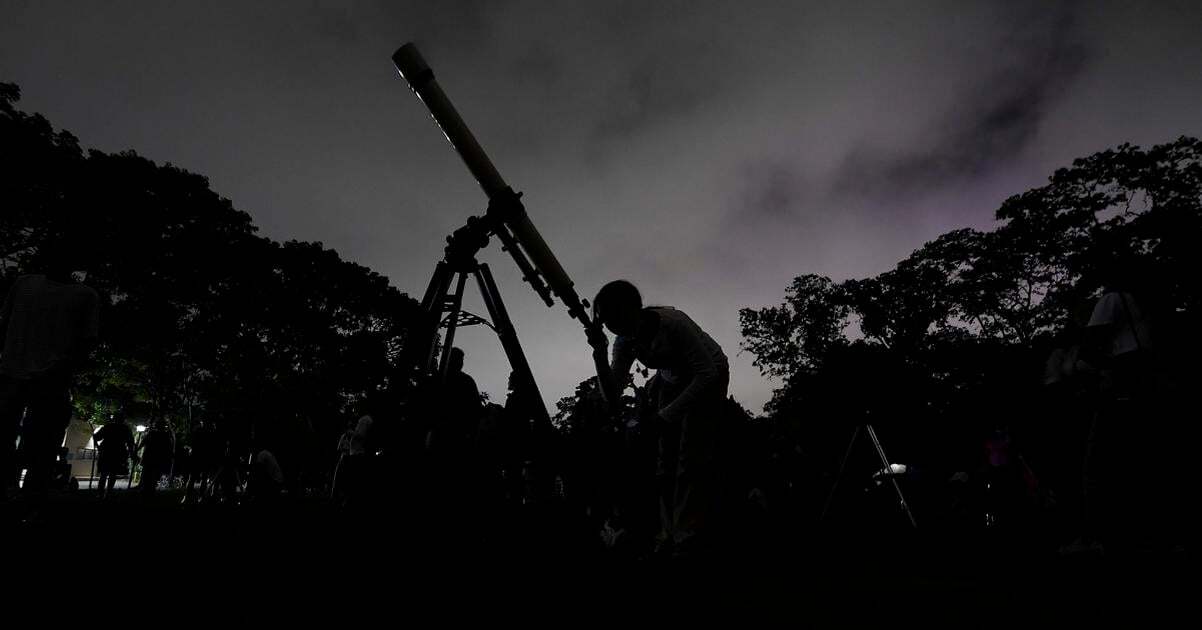 Venuša a&nbsp;Jupiter sa k&nbsp;sebe zdanlivo priblížia, vidieť to bude do noci