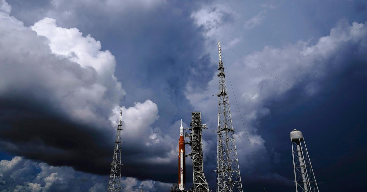 Prečo je také ťažké pristáť na Mesiaci