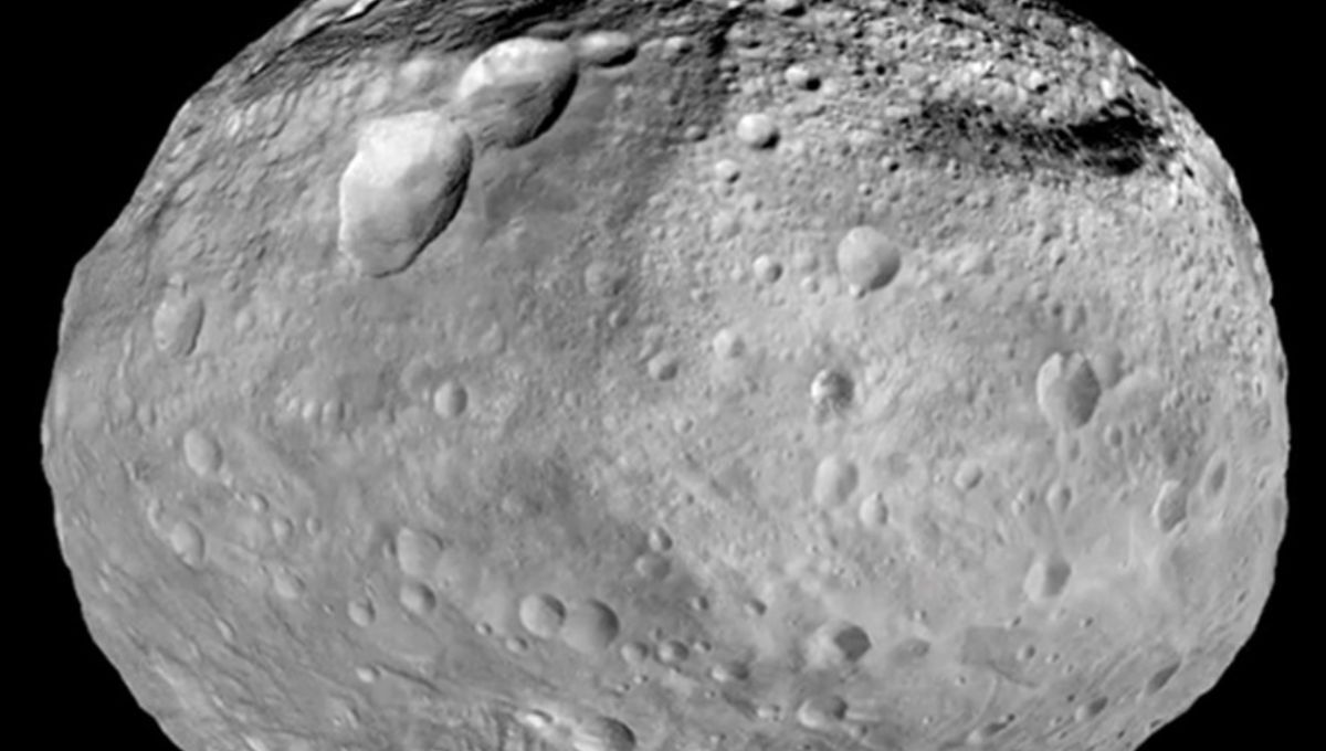 Vesta, tretí najväčší asteroid v&nbsp;slnečnej sústave, môže byť kúskom stratenej planéty